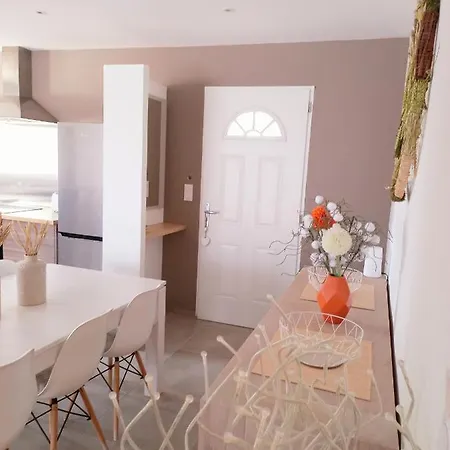 Ferienhaus Charmante Dans Un Village Paisible Aux Portes D'uzes Et Des Cevennes *