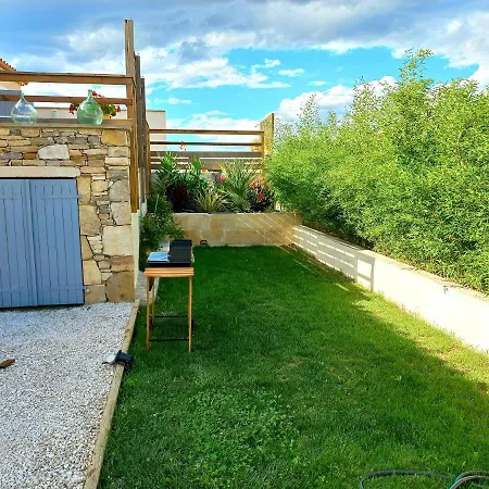 Charmante Dans Un Village Paisible Aux Portes D'uzes Et Des Cevennes Ferienhaus *
