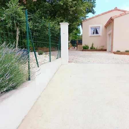 Ferienhaus Charmante Dans Un Village Paisible Aux Portes D'uzes Et Des Cevennes *