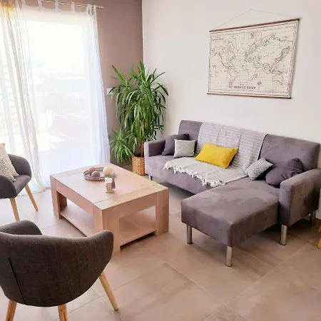 Ferienhaus Charmante Dans Un Village Paisible Aux Portes D'uzes Et Des Cevennes *