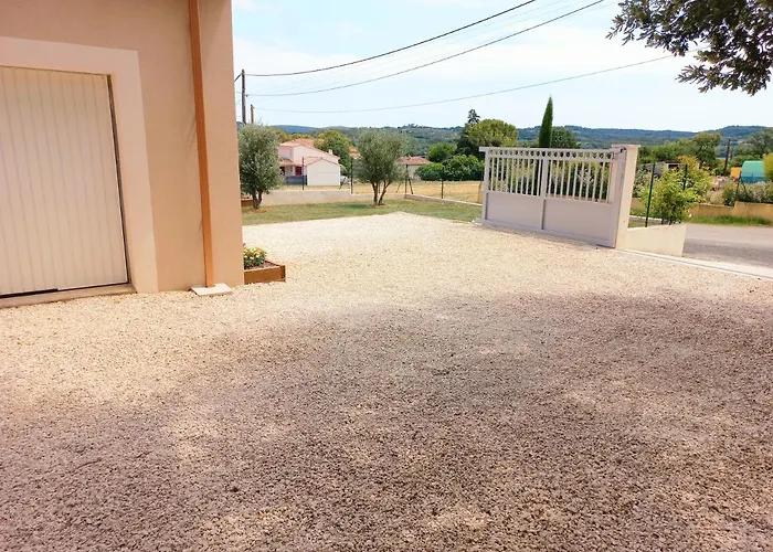 Prázdninový dům Charmante Dans Un Village Paisible Aux Portes D'uzes Et Des Cevennes