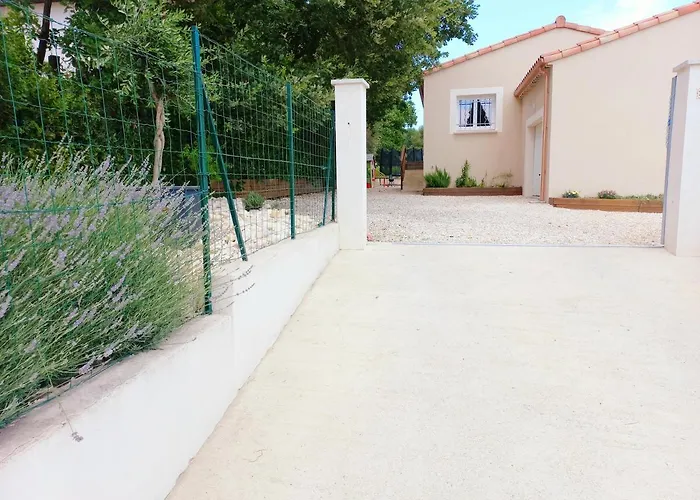 Prázdninový dům Charmante Dans Un Village Paisible Aux Portes D'uzes Et Des Cevennes *