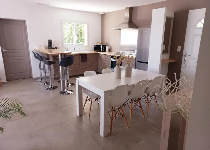 Prázdninový dům Charmante Dans Un Village Paisible Aux Portes D'uzes Et Des Cevennes *