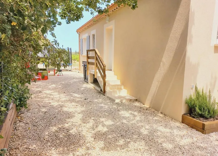Charmante Dans Un Village Paisible Aux Portes D'uzes Et Des Cevennes *